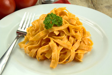 tagliatelles à la tomate