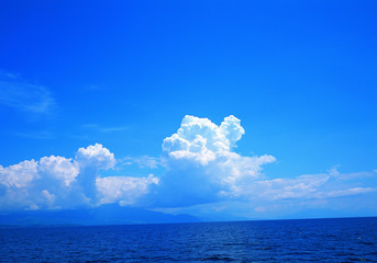 Obraz premium 수평선과 구름