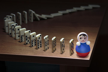 Resist the crisis. On the edge of the cliff