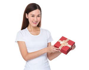 Woman hold with giftbox