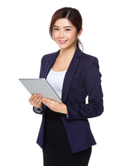Businesswoman use of tablet