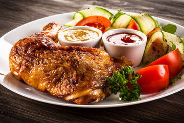 Grilled chicken leg and vegetables 