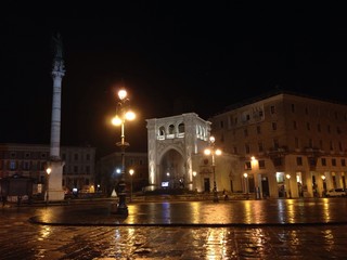 Fototapeta na wymiar Piazza Sant'Oronzo Lecce