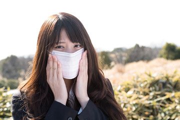 花粉症の女性