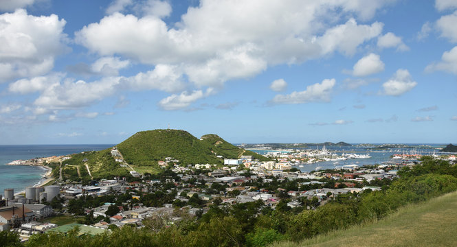 Coastal scenery from St Maarten
