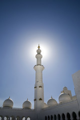 Fototapeta na wymiar Minarett Sheikh Zayed Mosque