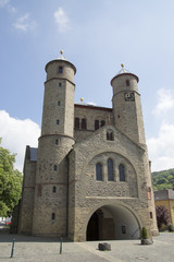 Fototapeta na wymiar Stiftskirche St. Chrysanthus, Bad Münstereifel, Deutschland