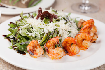 salad with shrimps