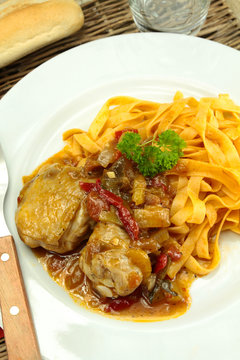 poulet basquaise et tagliatelles