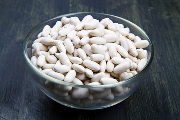 cannellini beans on glass bowl