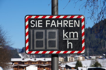 Geschwindigkeitsanzeige