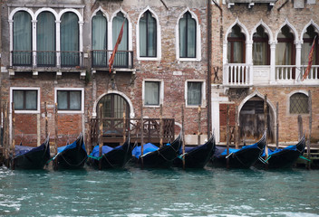 Fototapeta na wymiar Gondole in Venice, Italy
