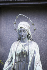 Madonna mit Heiligenschein