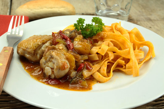 poulet basquaise et tagliatelles