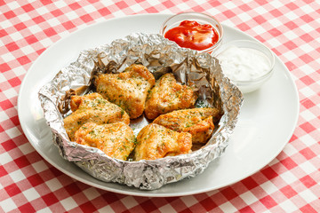 chicken wings with sauce