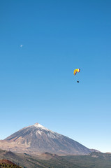 Fototapeta na wymiar Paragliding on Teide Mountain. Tenerife