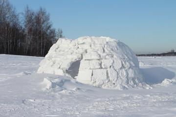 Fototapeta na wymiar Snow construction of igloo
