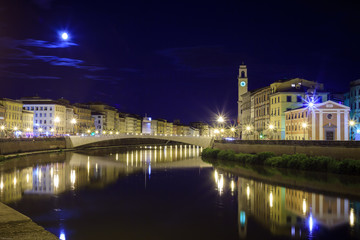 Fototapeta na wymiar One of the bridges of Florence