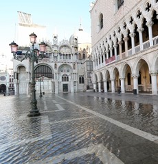 Obraz premium Saint Mark Basilica and Doge's Palace in Venice Italy