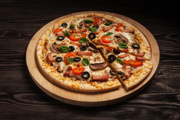 Ham pizza