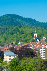 Fototapeta na wymiar Stadtbild mit Liebfrauenkirche, Gernsbach