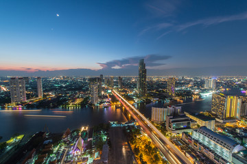 Fototapeta na wymiar Night view of Saphan Taksin bridge in Bangkok, Thailand