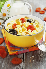 Millet porridge with dried fruit