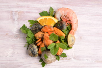 Crustaceans, molluscs and sardines