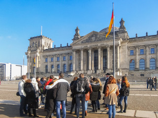 Obraz premium Reichstag mit Reisegruppe, Berlin 