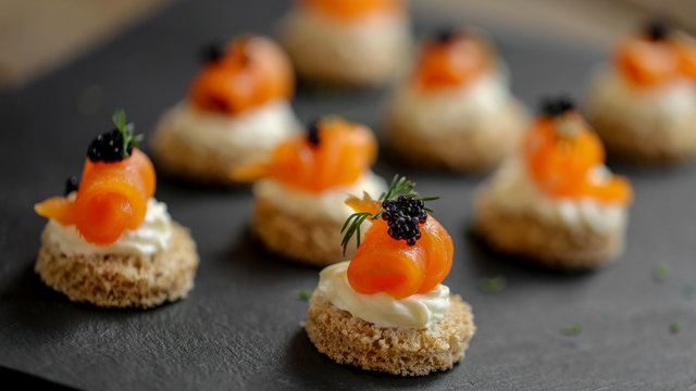 Fototapeta toast saumon fumé mousse de fromage frais 2