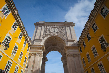 Obraz premium The Rua Augusta Arch in Lisbon. Here are the sculptures made of