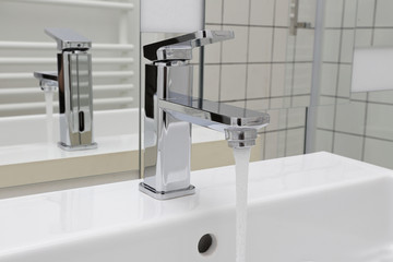 robinet de salle de bain