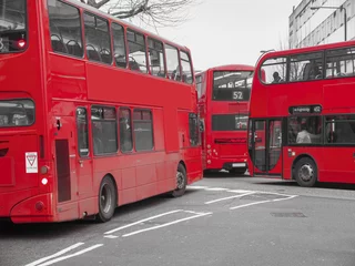 Kissenbezug Roter Bus in London © Claudio Divizia