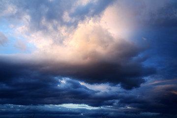 Obraz na płótnie Canvas Dark clouds