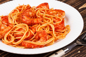 Spaghetti with spicy shrimps