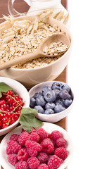 Oat flakes and various berries