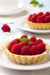 Tartlets with raspberries