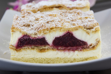 Frucht-obers-schnitte