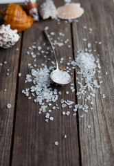 Plakat sea salt crystals in a silver spoon