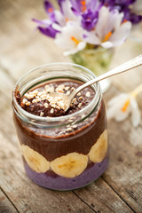 cocoa porridge with banana and almonds