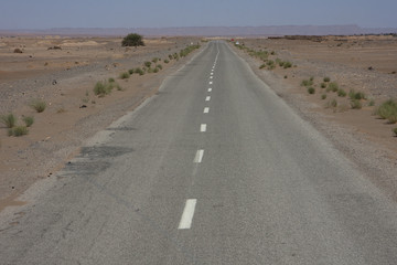 Strada deserto Sahara