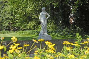 Fototapeta premium Skulptur im Park, Aschaffenburg