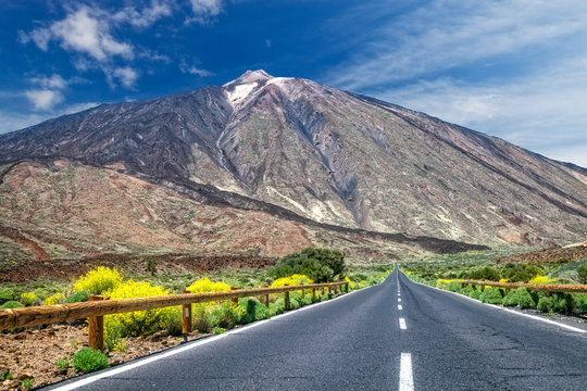 The road to the volcano Teide
