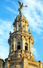 Obraz premium Great Theatre Top after Sunrise, Old Town, Havana