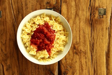 nudeln mit tomatensosse III