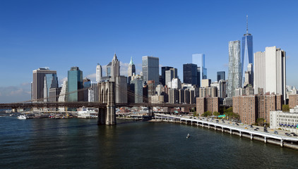Fototapeta na wymiar New York Brooklyn Bridge and Downtown