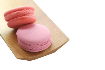 macaroon of dessert in bamboo dish.