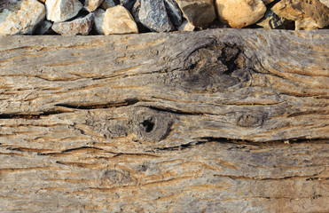 Obraz premium Close up old wood that support the railway