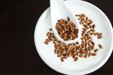 Fresh yogurt with flax seeds