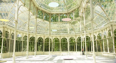 Fotobehang Interior del palacio de cristal en el Retiro de Madrid © sanguer
